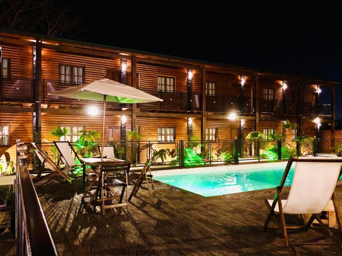 Hotel Alma Pura 푸에르토이과수 외부 사진