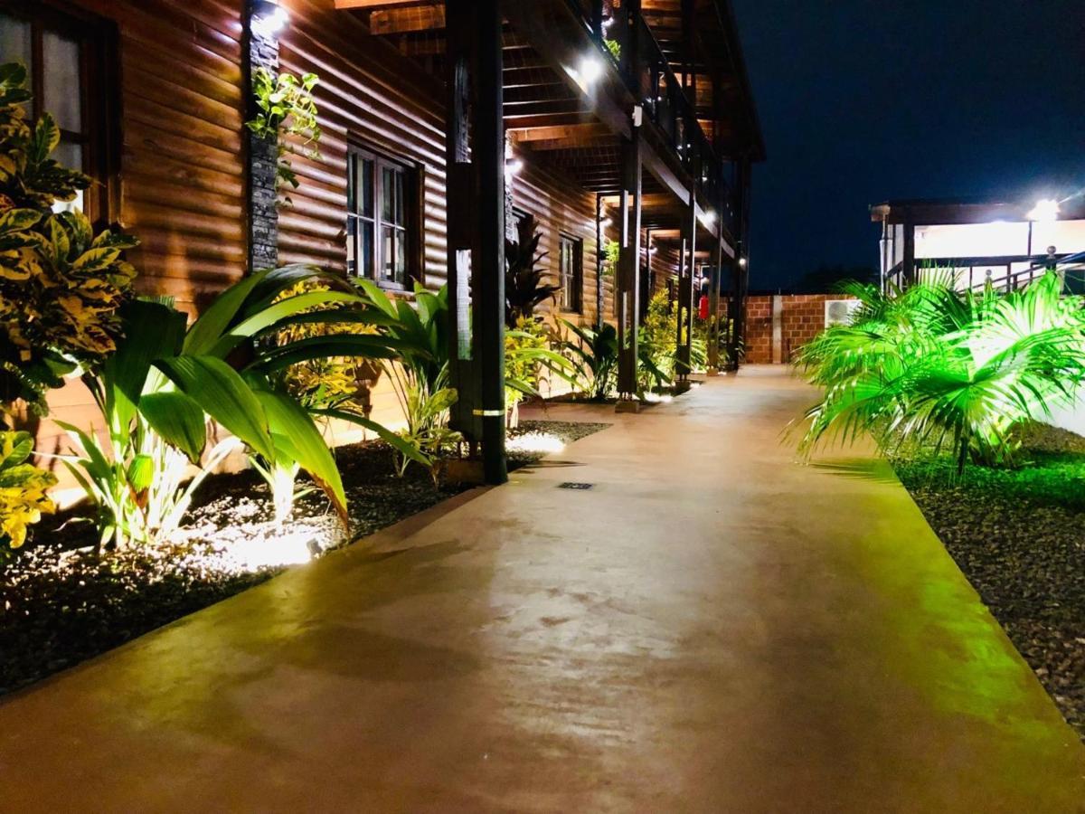 Hotel Alma Pura 푸에르토이과수 외부 사진