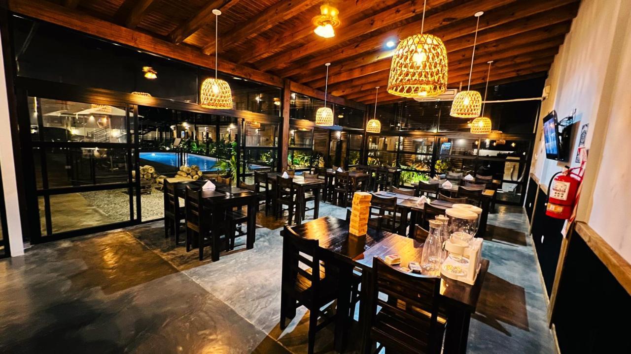 Hotel Alma Pura 푸에르토이과수 외부 사진