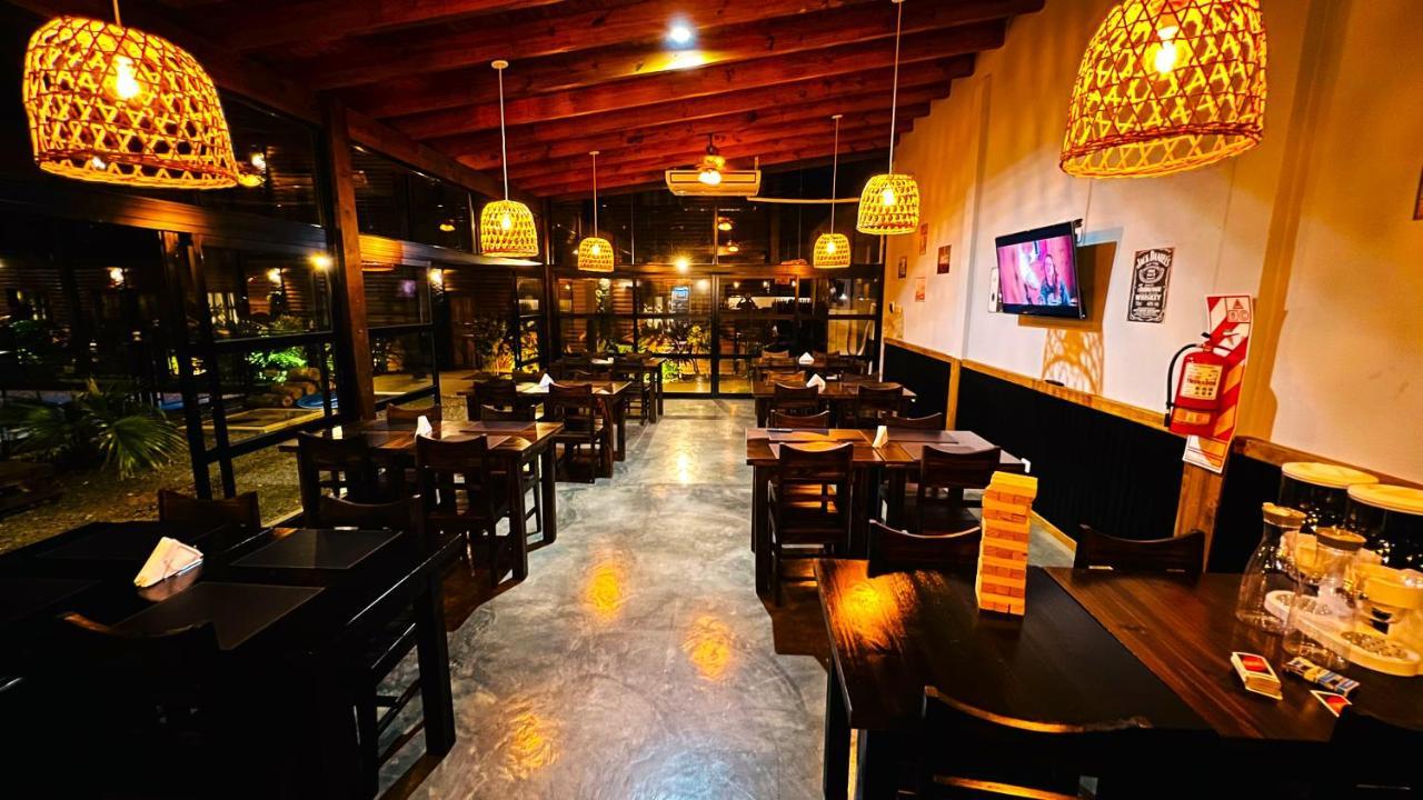 Hotel Alma Pura 푸에르토이과수 외부 사진
