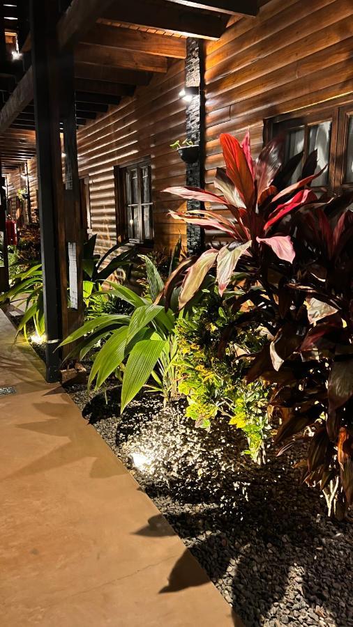 Hotel Alma Pura 푸에르토이과수 외부 사진