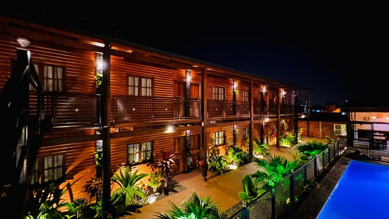 Hotel Alma Pura 푸에르토이과수 외부 사진