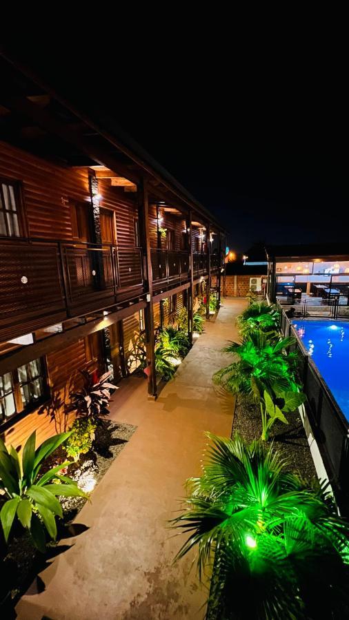 Hotel Alma Pura 푸에르토이과수 외부 사진