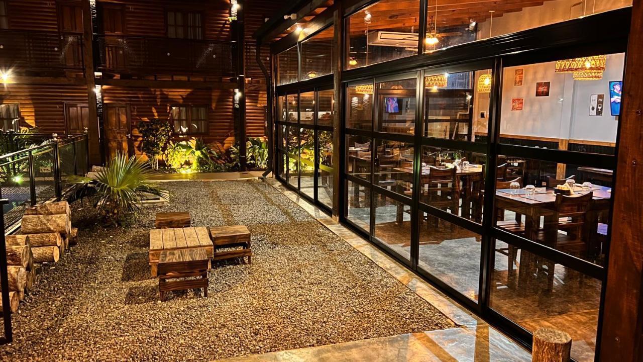 Hotel Alma Pura 푸에르토이과수 외부 사진